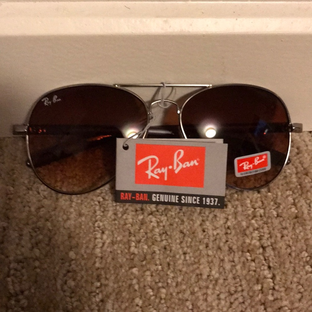 I am selling ray-ban glasses!